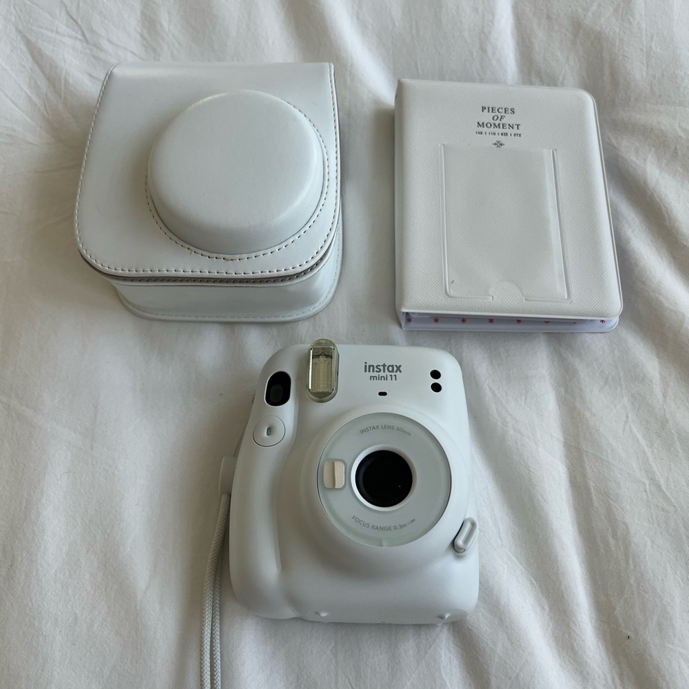 Fujifilm Instax Mini 11 Instant Camera with White Case and Photo Album